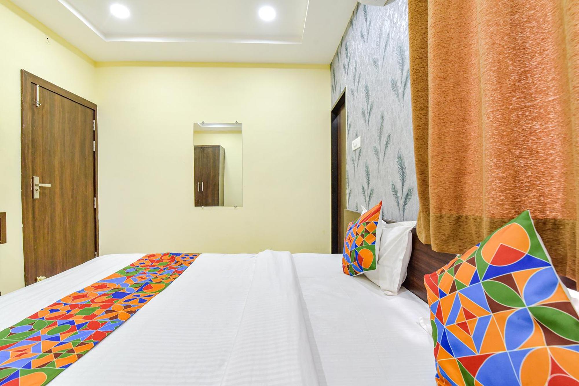 Fabexpress A2 And Restro Hotel Indore Exterior photo