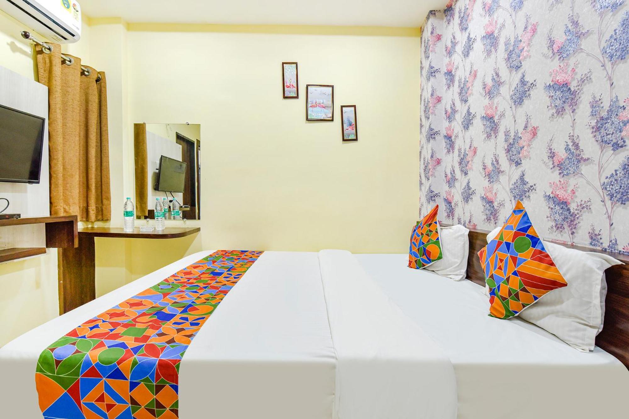 Fabexpress A2 And Restro Hotel Indore Exterior photo